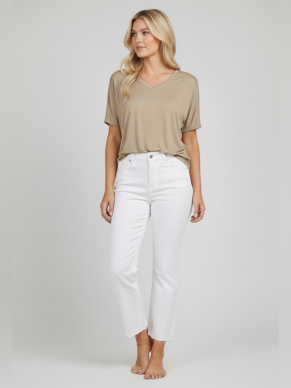 Eunina | Lola White Distressed Cropped Jeans Bootcut Size 9 NWT